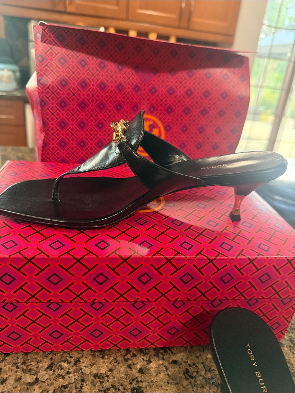 Tory Burch Black Leather Thong Sandals with Gold Chain Accent - Picture 5 of 6